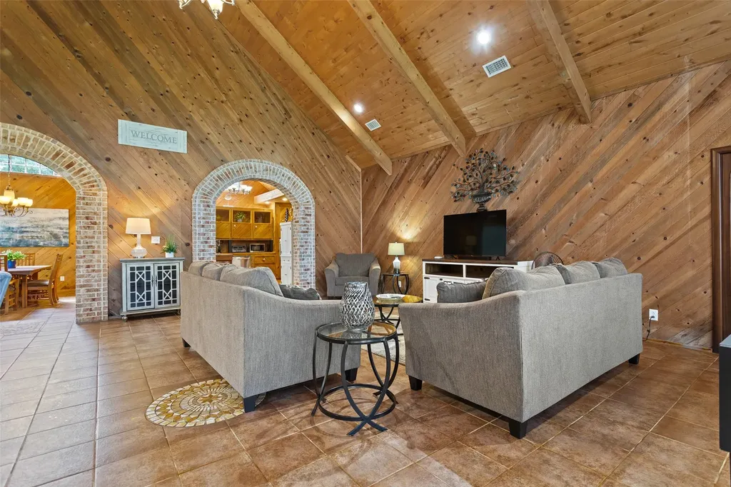 1193 Dogwood Drive Chandler TX 75758