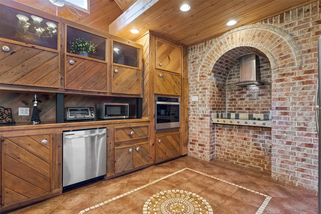 1193 Dogwood Drive Chandler TX 75758