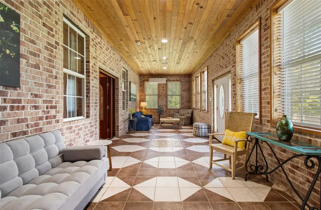 1193 Dogwood Drive Chandler TX 75758