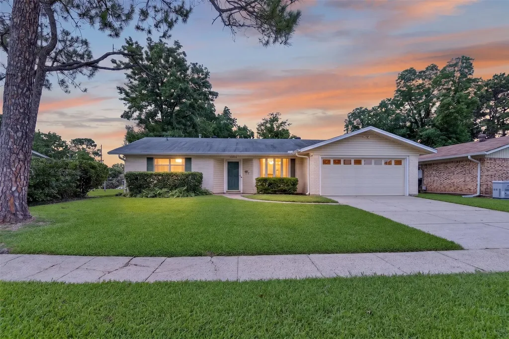 1924 Venus Drive Bossier City LA 71112