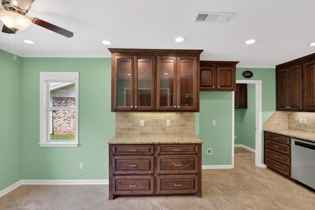 1924 Venus Drive Bossier City LA 71112