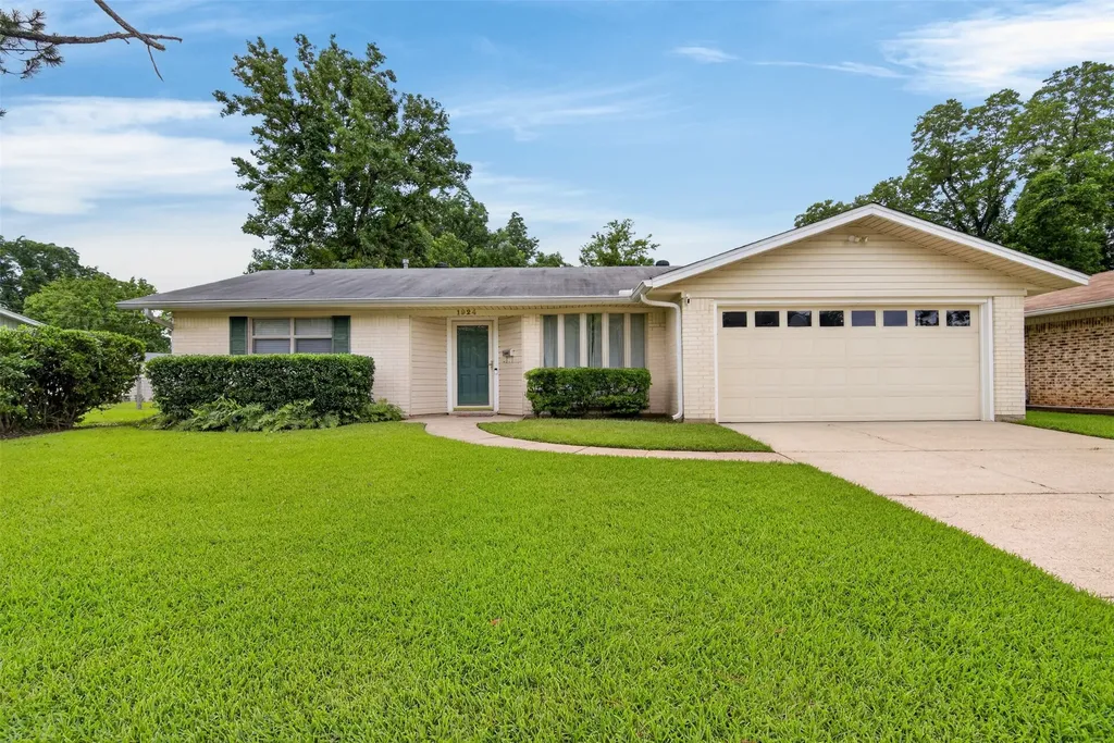 1924 Venus Drive Bossier City LA 71112