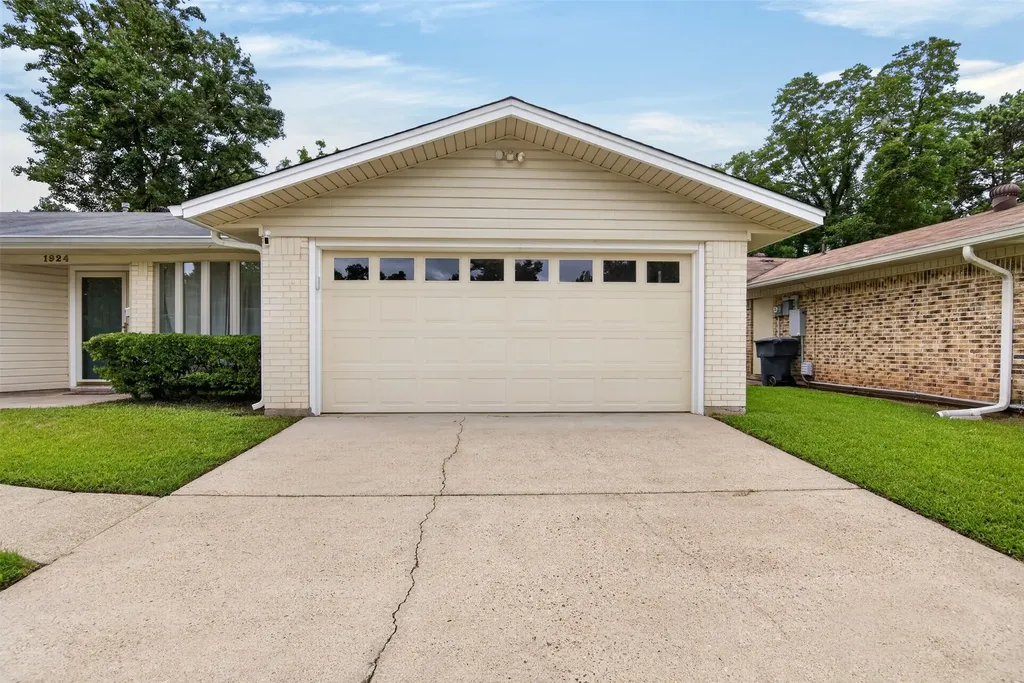 1924 Venus Drive Bossier City LA 71112