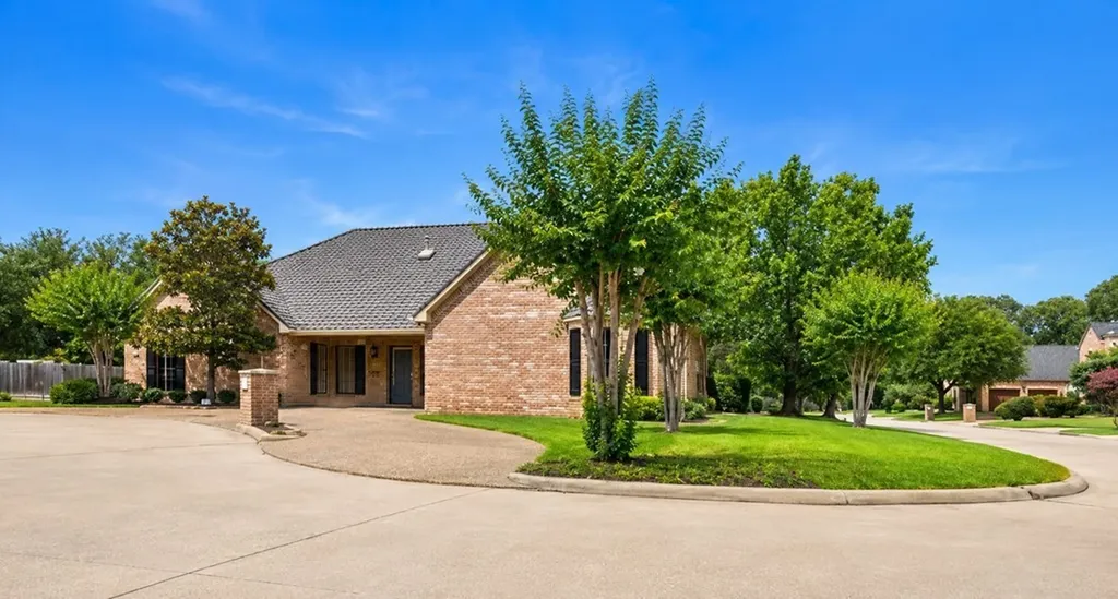 706 Park Place Drive Athens TX 75751
