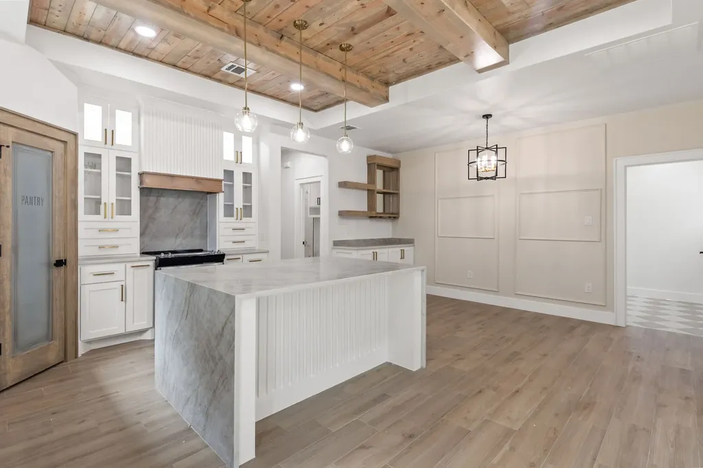 1004 W Broadus Avenue Fort Worth TX 76115