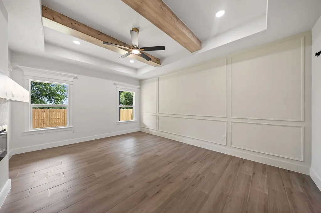 1004 W Broadus Avenue Fort Worth TX 76115