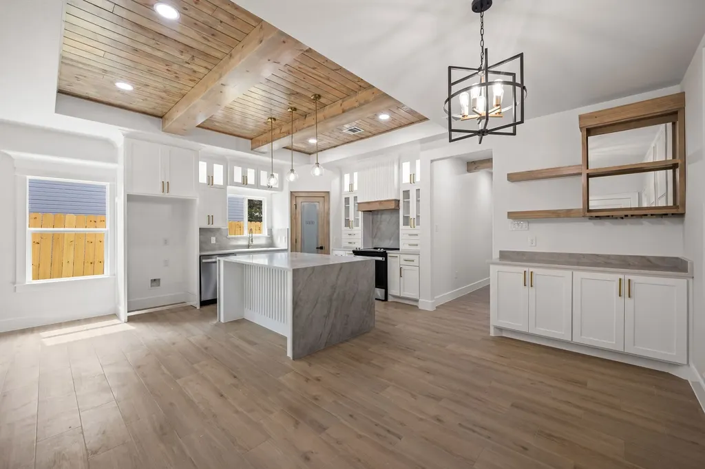 1004 W Broadus Avenue Fort Worth TX 76115