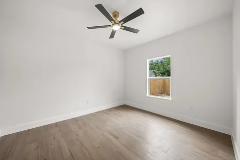 1004 W Broadus Avenue Fort Worth TX 76115