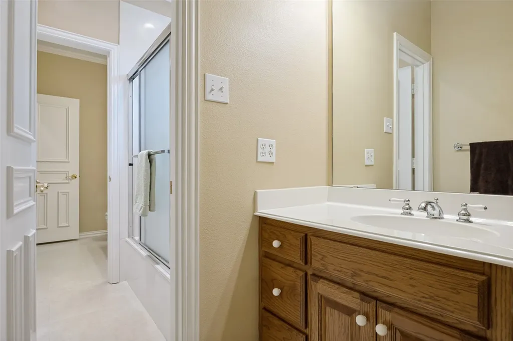 6404 Creekside Drive Greenville TX 75402