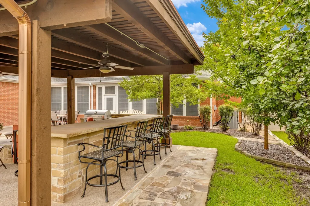 6404 Creekside Drive Greenville TX 75402