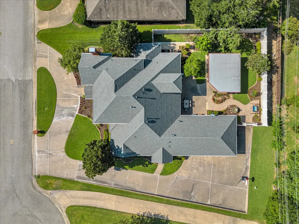 6404 Creekside Drive Greenville TX 75402