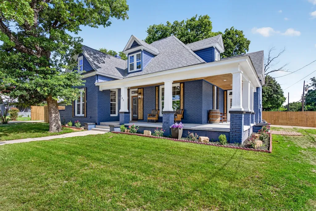 702 W Spring Street Weatherford TX 76086