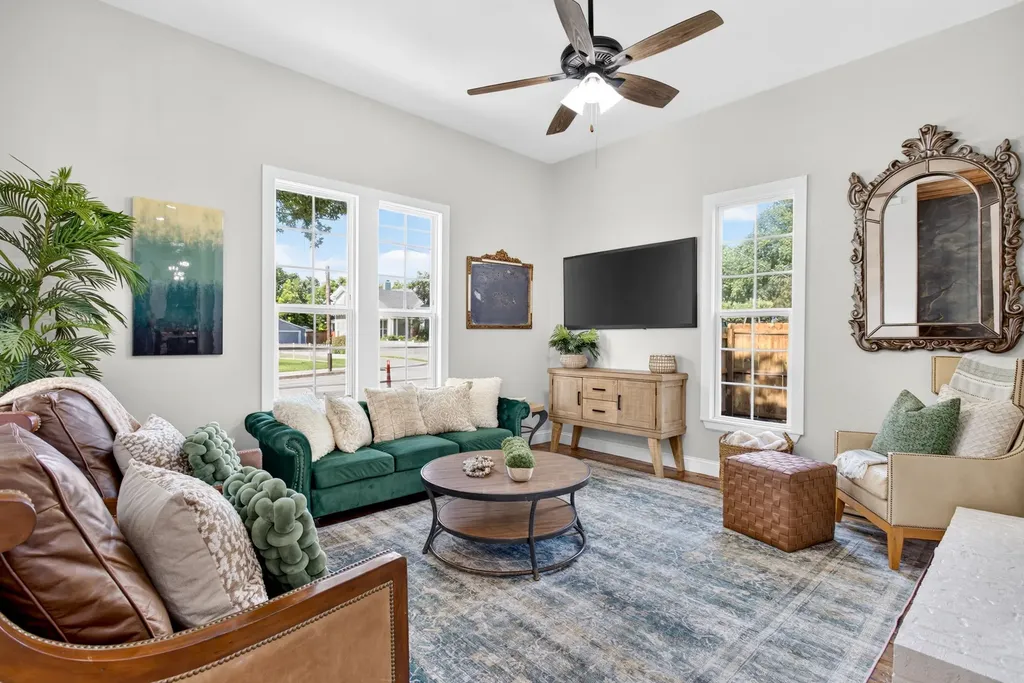 702 W Spring Street Weatherford TX 76086