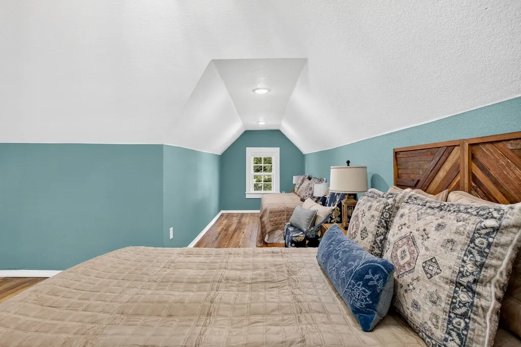 702 W Spring Street Weatherford TX 76086