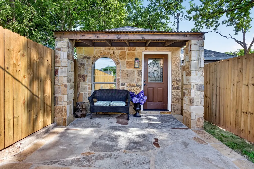702 W Spring Street Weatherford TX 76086
