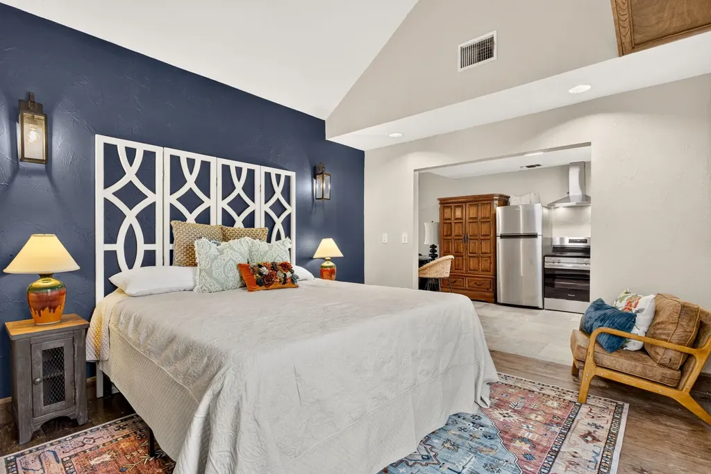 702 W Spring Street Weatherford TX 76086