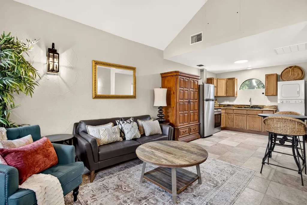 702 W Spring Street Weatherford TX 76086