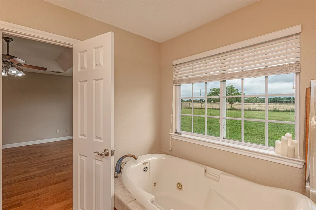 5538 County Road 3214 Lone Oak TX 75453