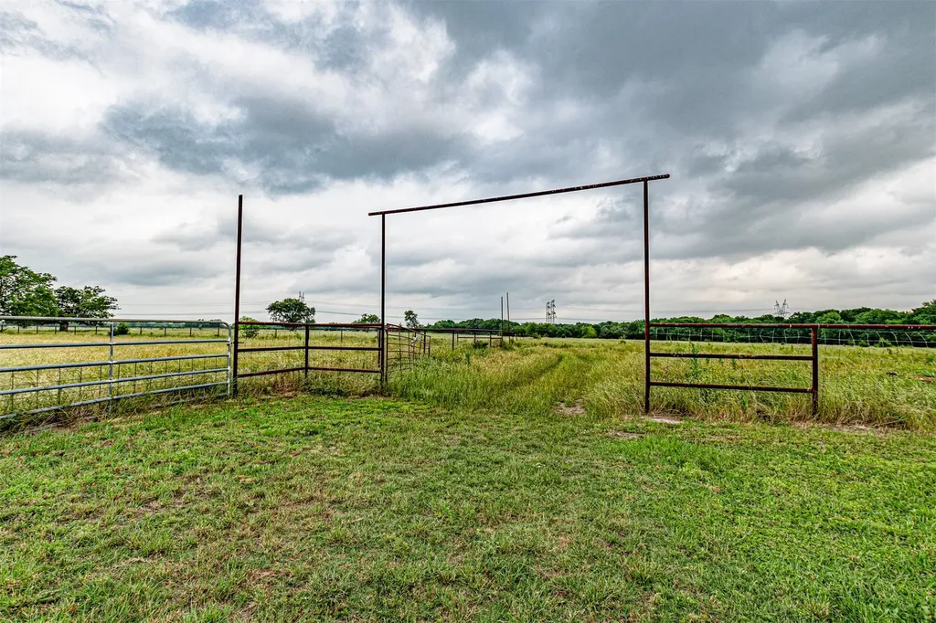 5538 County Road 3214 Lone Oak TX 75453