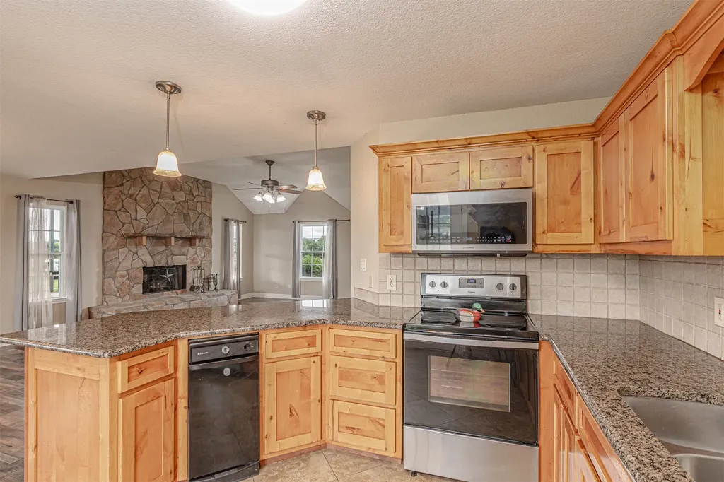 5538 County Road 3214 Lone Oak TX 75453