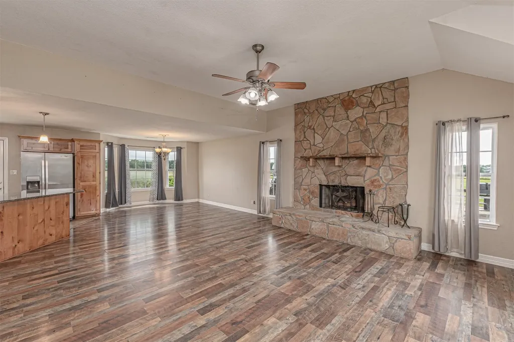 5538 County Road 3214 Lone Oak TX 75453