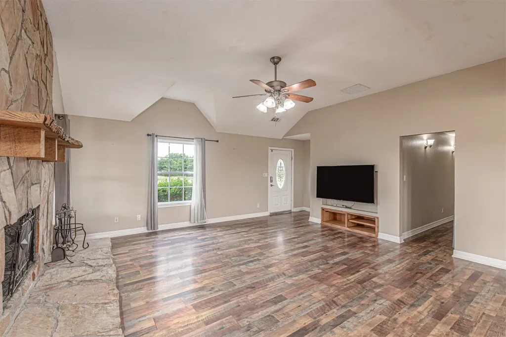 5538 County Road 3214 Lone Oak TX 75453