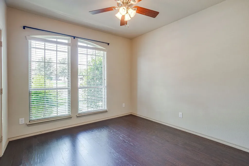 2101 Rosalinda Pass Fort Worth TX 76131