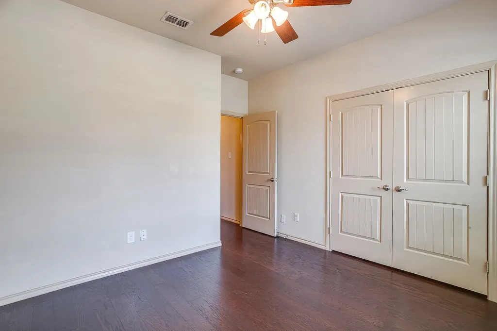 2101 Rosalinda Pass Fort Worth TX 76131