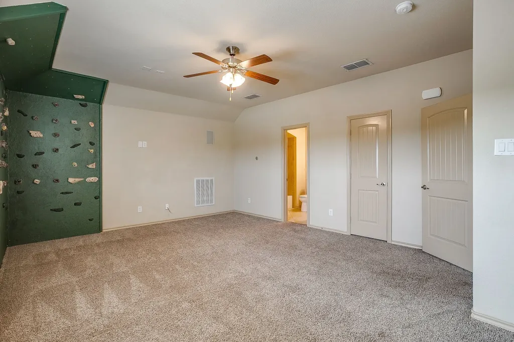 2101 Rosalinda Pass Fort Worth TX 76131