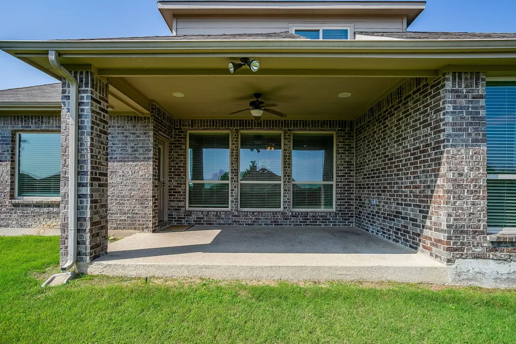 2101 Rosalinda Pass Fort Worth TX 76131