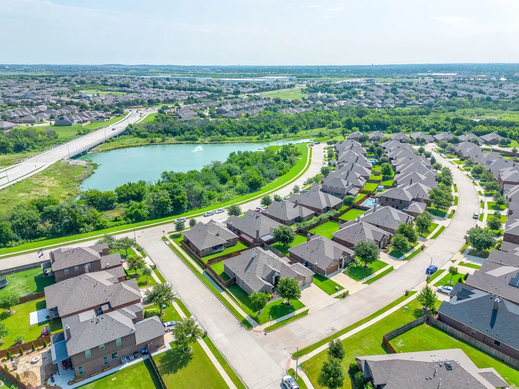 2101 Rosalinda Pass Fort Worth TX 76131