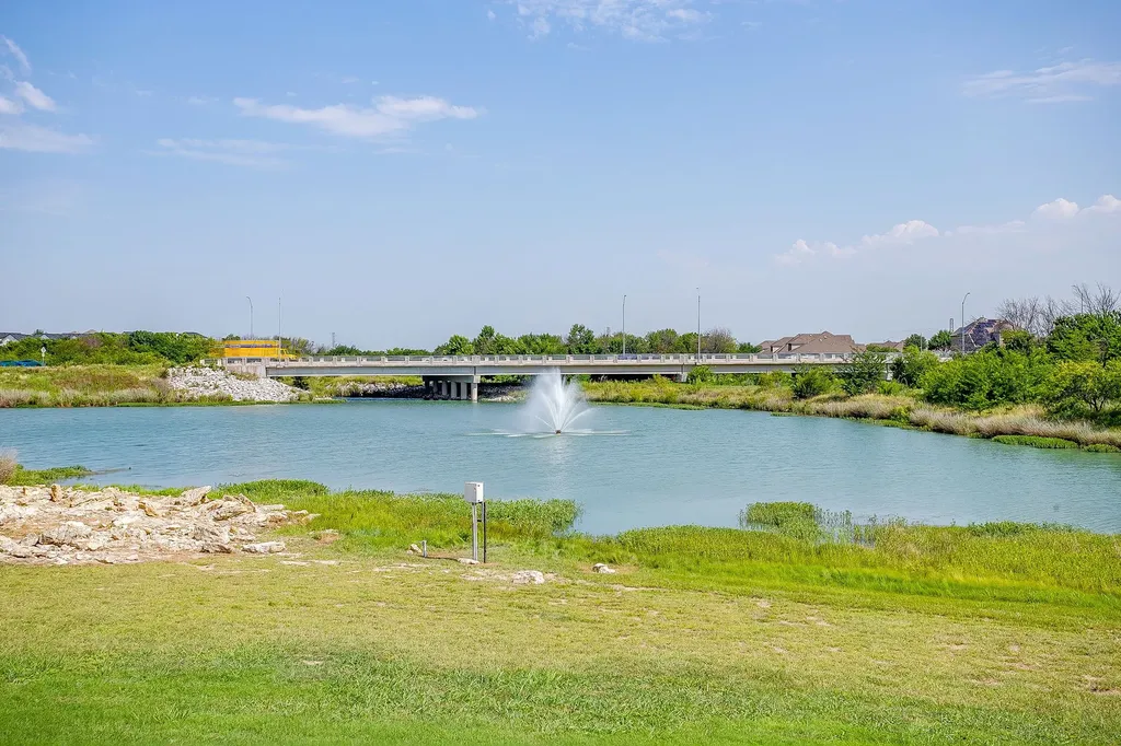 2101 Rosalinda Pass Fort Worth TX 76131
