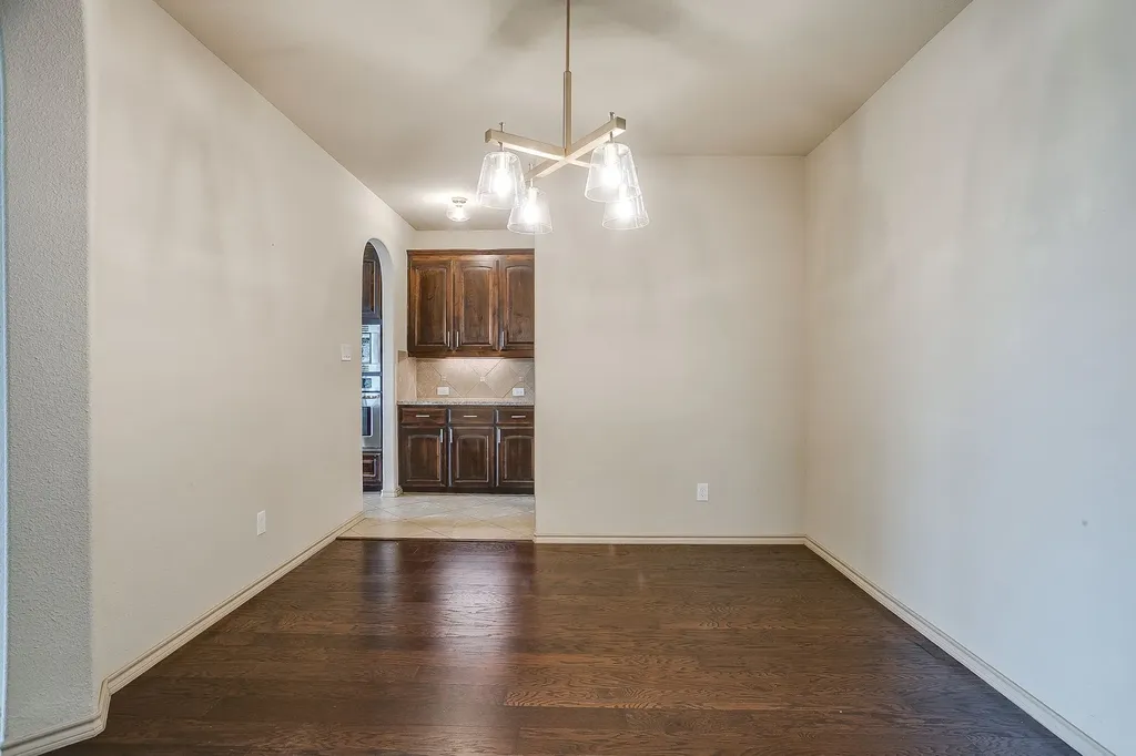 2101 Rosalinda Pass Fort Worth TX 76131