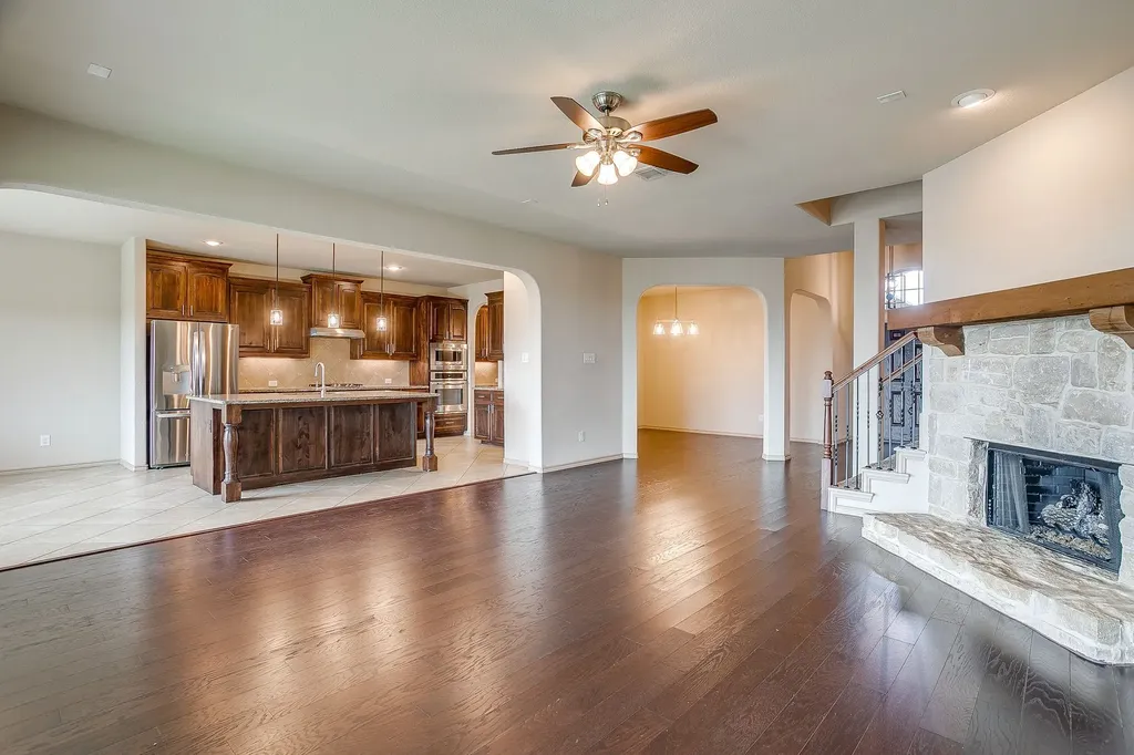 2101 Rosalinda Pass Fort Worth TX 76131