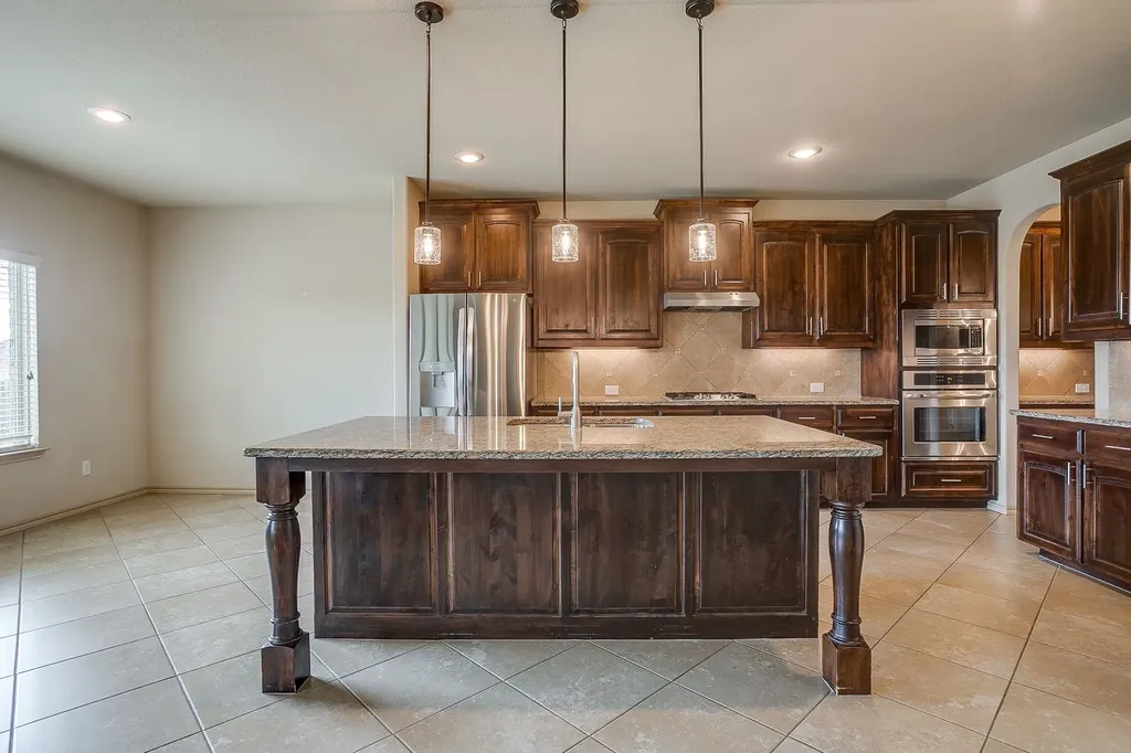 2101 Rosalinda Pass Fort Worth TX 76131