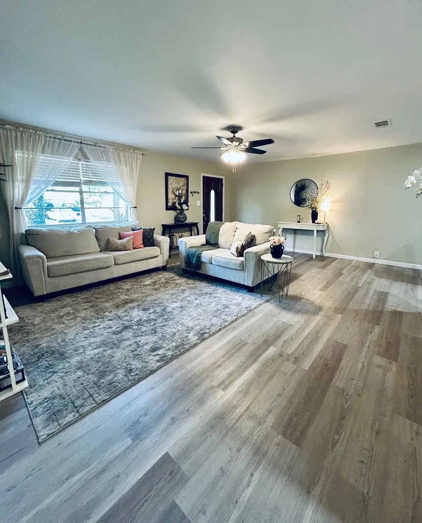 307 E 5th Street Kaufman TX 75142