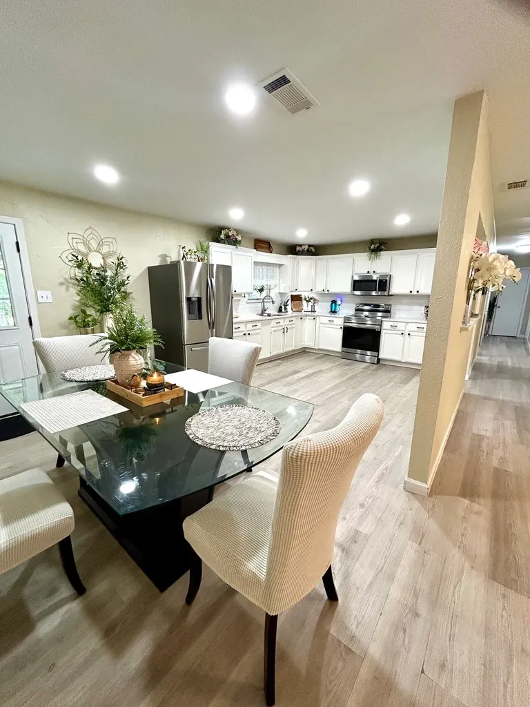 307 E 5th Street Kaufman TX 75142