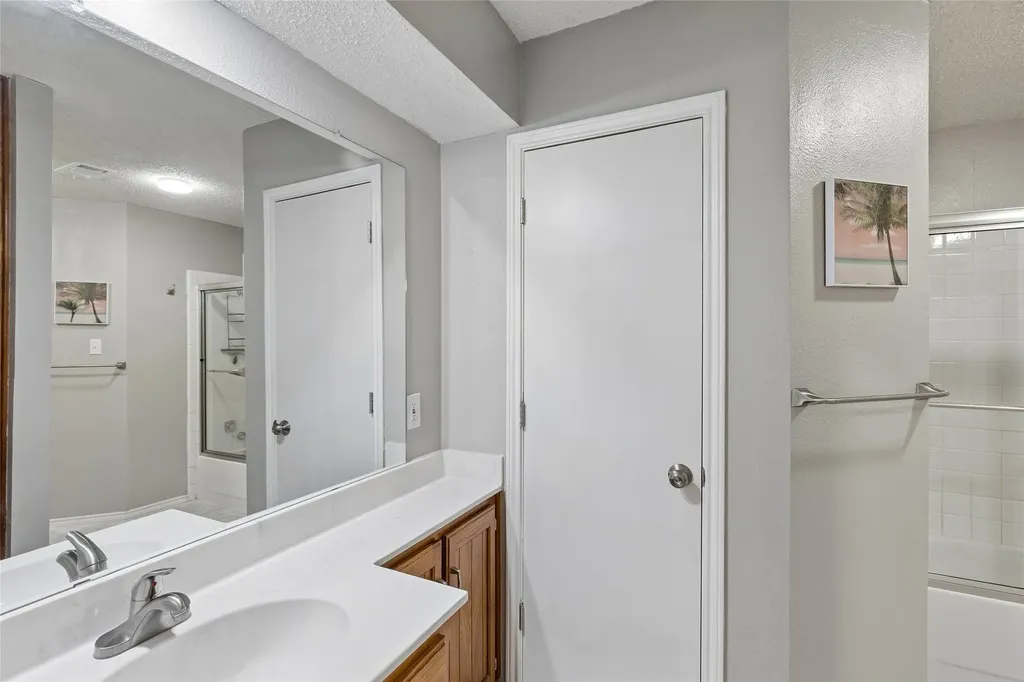 2206 Sexton Drive Arlington TX 76015