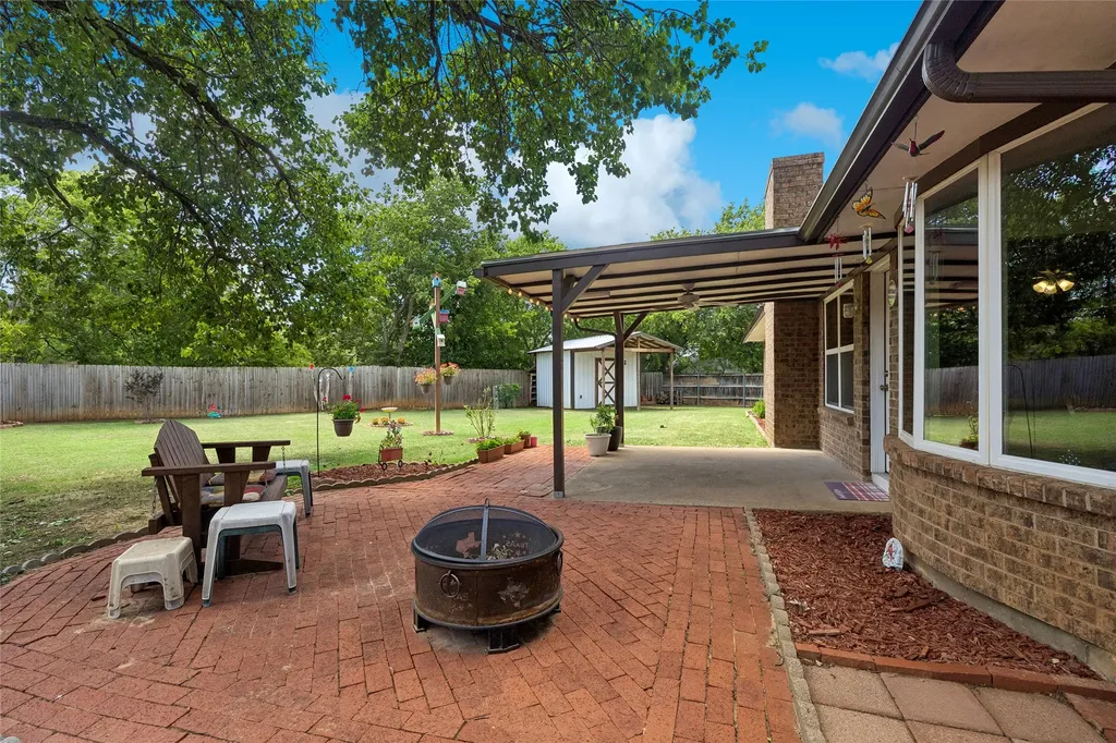 2206 Sexton Drive Arlington TX 76015
