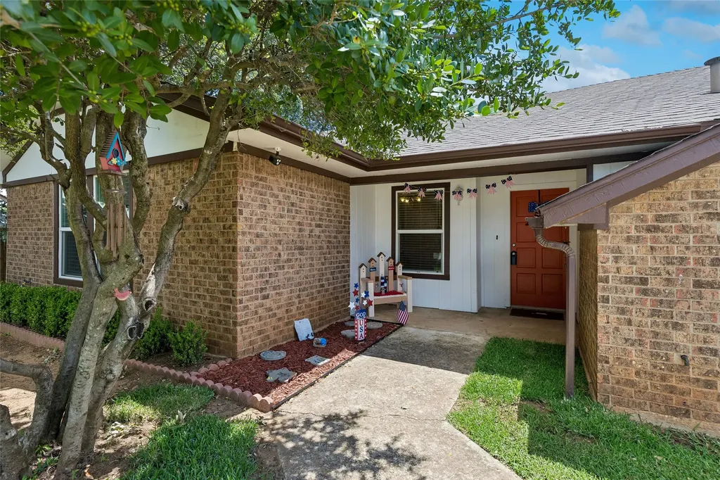 2206 Sexton Drive Arlington TX 76015