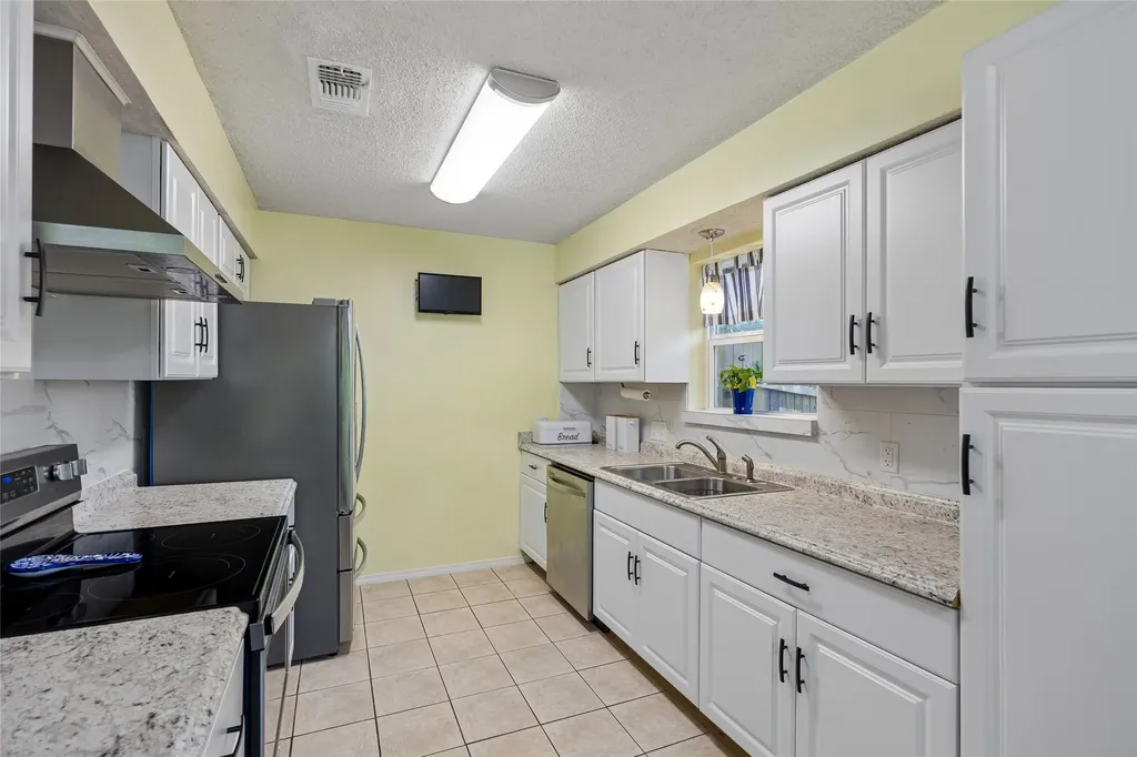 2206 Sexton Drive Arlington TX 76015