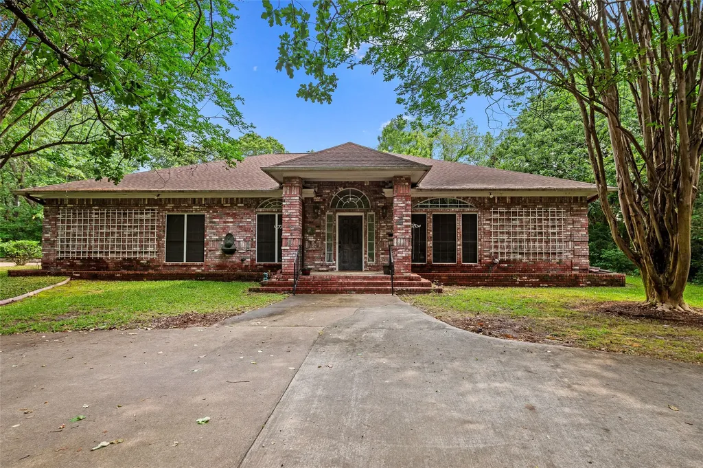 605 County Road 2310 Mineola TX 75773