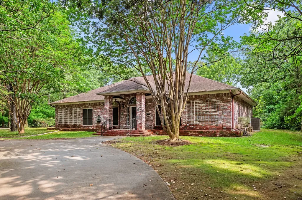 605 County Road 2310 Mineola TX 75773