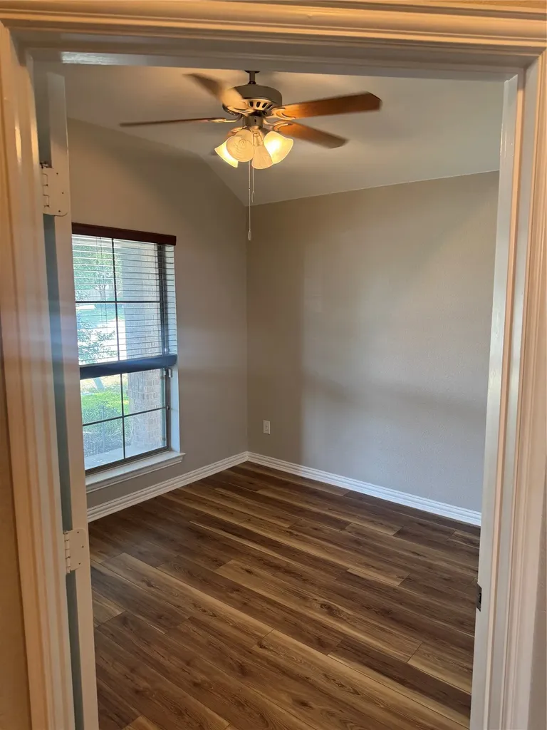 111 Valley Ranch Court Waxahachie TX 75165