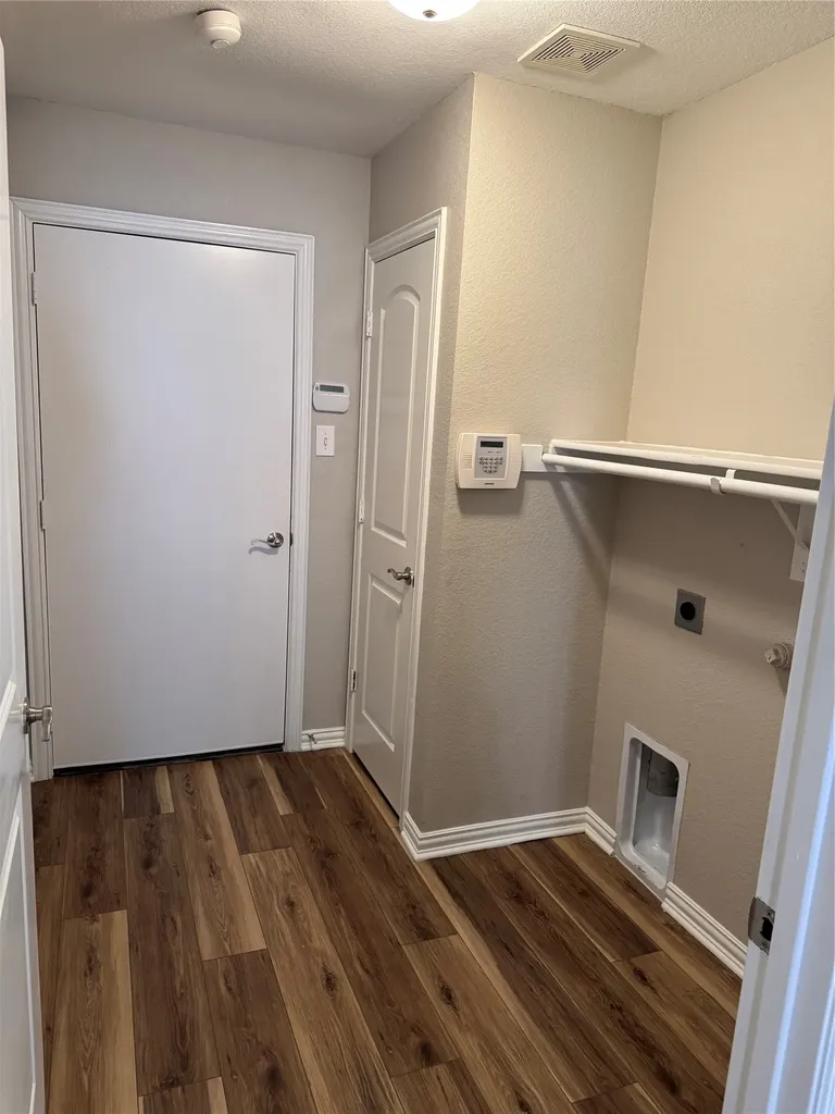 111 Valley Ranch Court Waxahachie TX 75165