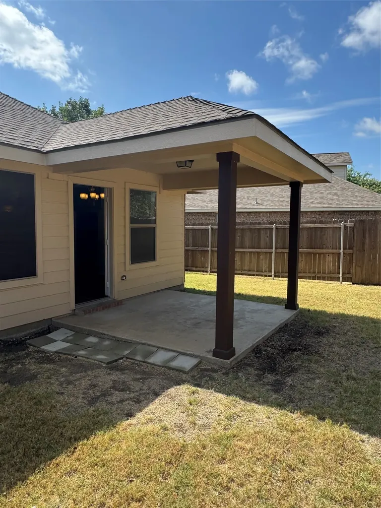 111 Valley Ranch Court Waxahachie TX 75165