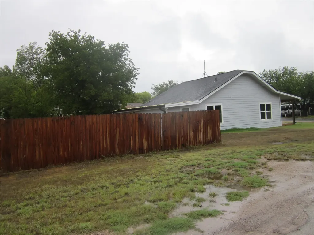 900 Gordon Avenue Albany TX 76430