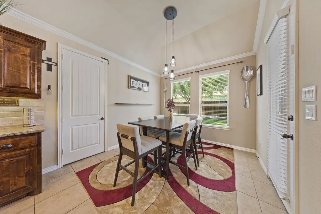 9902 Clubhouse Circle Rowlett TX 75089