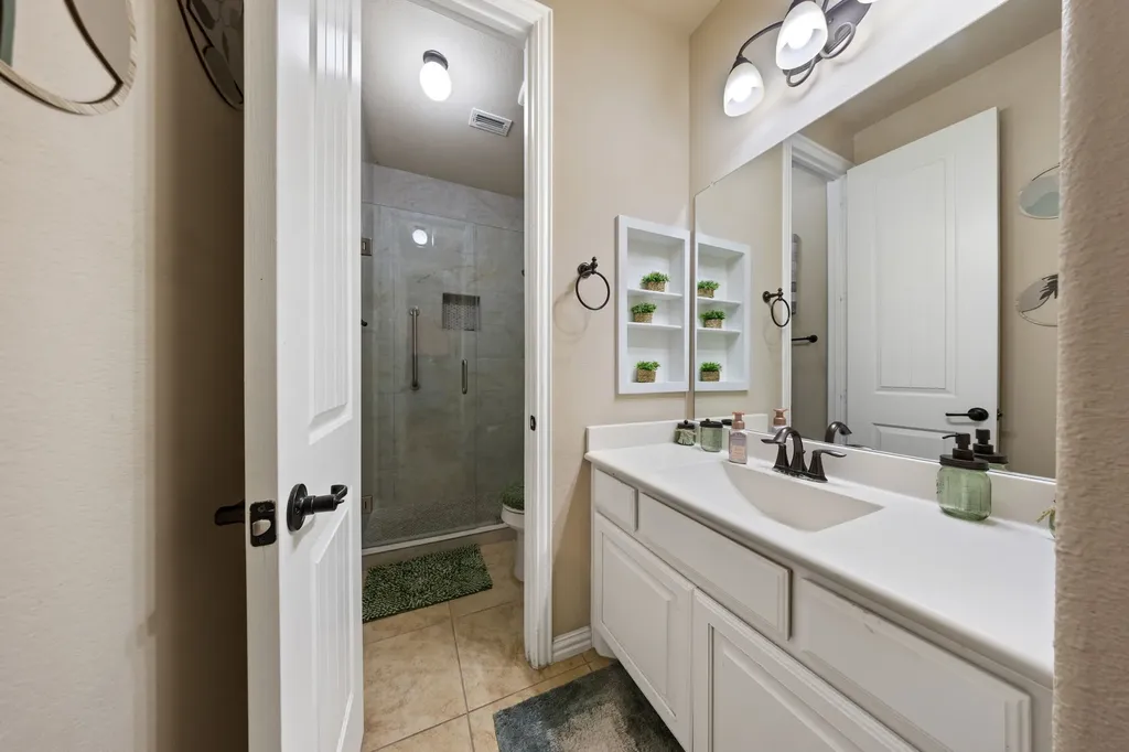 9902 Clubhouse Circle Rowlett TX 75089