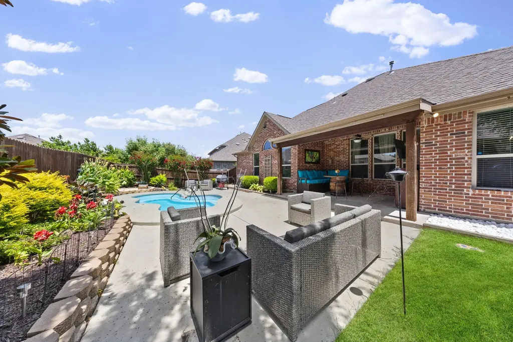 9902 Clubhouse Circle Rowlett TX 75089